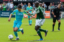 Sounders v Timbers: Futty grabs Montero's shirt