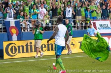 Sounders - Rapids: And pulls off his shirt in celebration